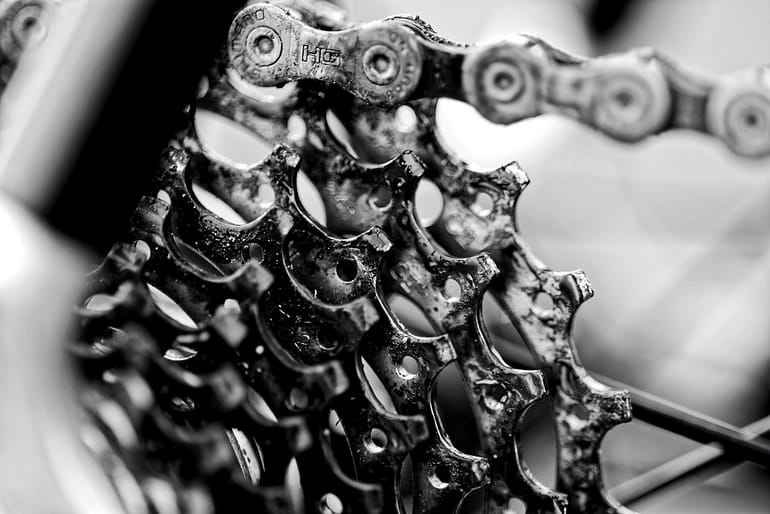 Cleaning bicycle chain and cassette